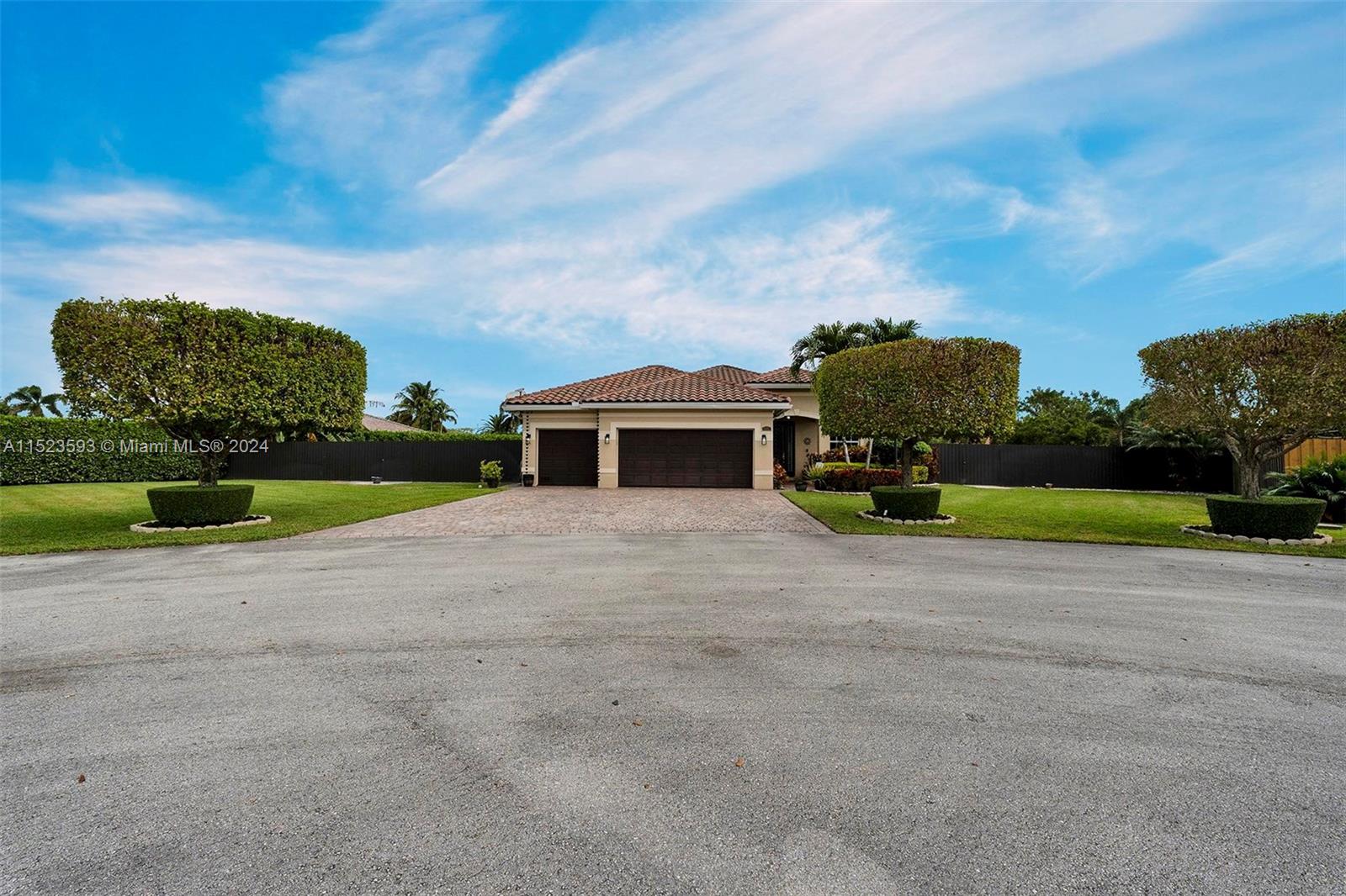 2133 NW 14th Pl, Homestead, Florida 33030, 4 Bedrooms Bedrooms, ,3 BathroomsBathrooms,Residential,For Sale,2133 NW 14th Pl,A11523593