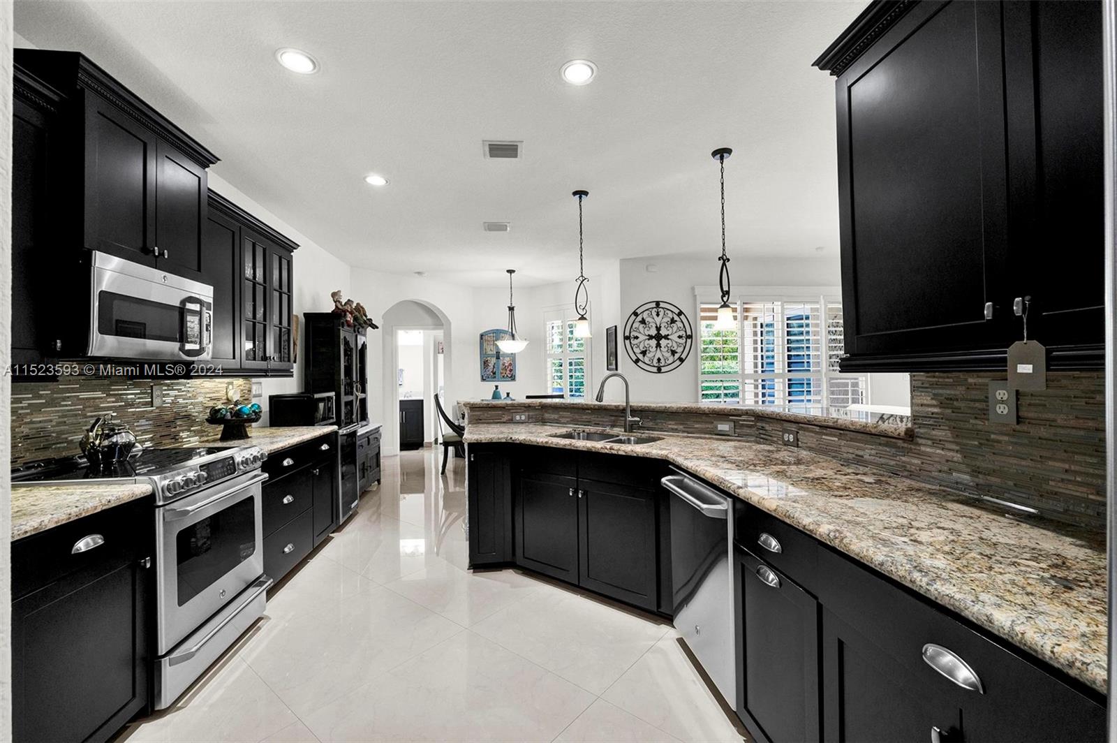 2133 NW 14th Pl, Homestead, Florida 33030, 4 Bedrooms Bedrooms, ,3 BathroomsBathrooms,Residential,For Sale,2133 NW 14th Pl,A11523593