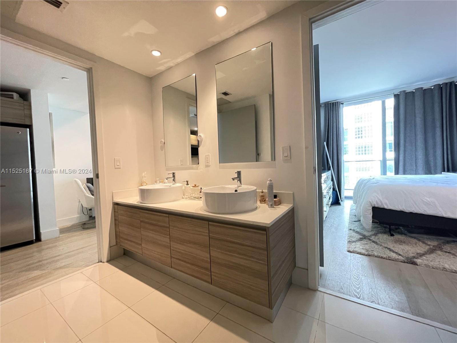 121 NE 34th St L401, Miami, Florida 33137, 1 Bedroom Bedrooms, ,1 BathroomBathrooms,Residential,For Sale,121 NE 34th St L401,A11525167
