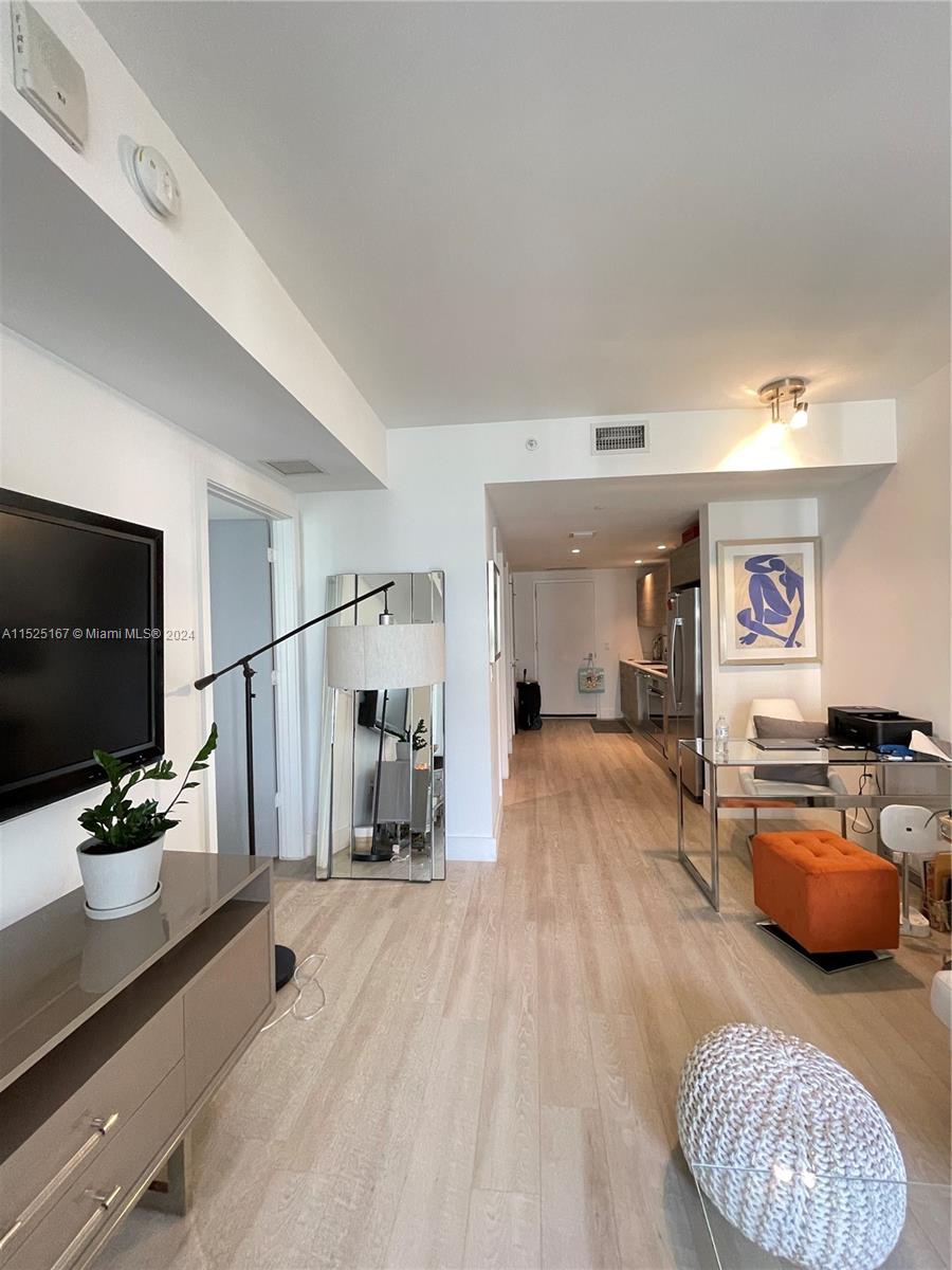 121 NE 34th St L401, Miami, Florida 33137, 1 Bedroom Bedrooms, ,1 BathroomBathrooms,Residential,For Sale,121 NE 34th St L401,A11525167