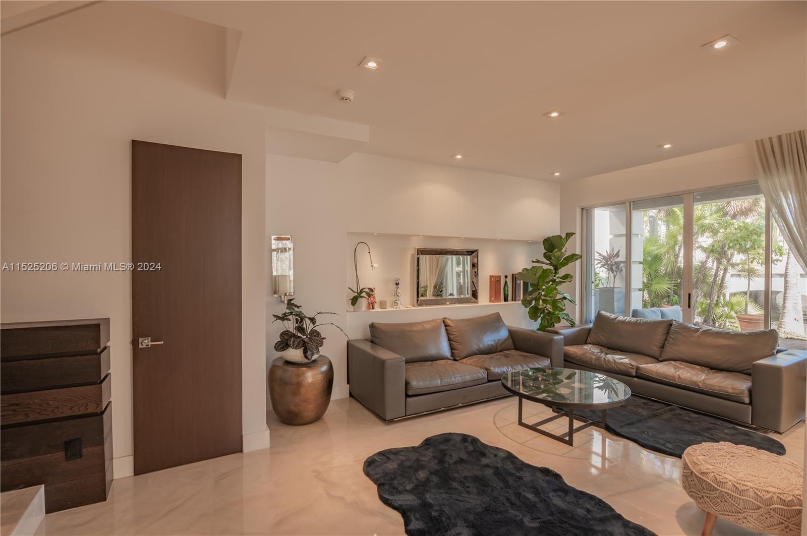 Aventura, Florida 33180, 4 Bedrooms Bedrooms, ,3 BathroomsBathrooms,Residential,For Sale,A11525206