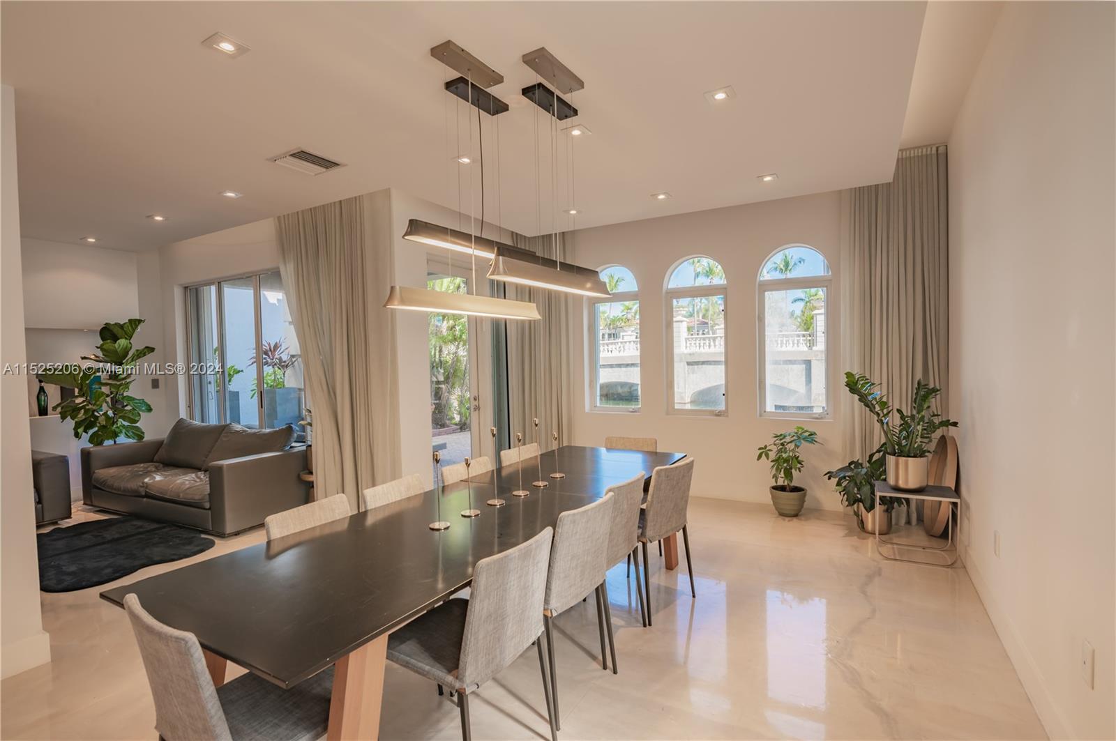 Aventura, Florida 33180, 4 Bedrooms Bedrooms, ,3 BathroomsBathrooms,Residential,For Sale,A11525206