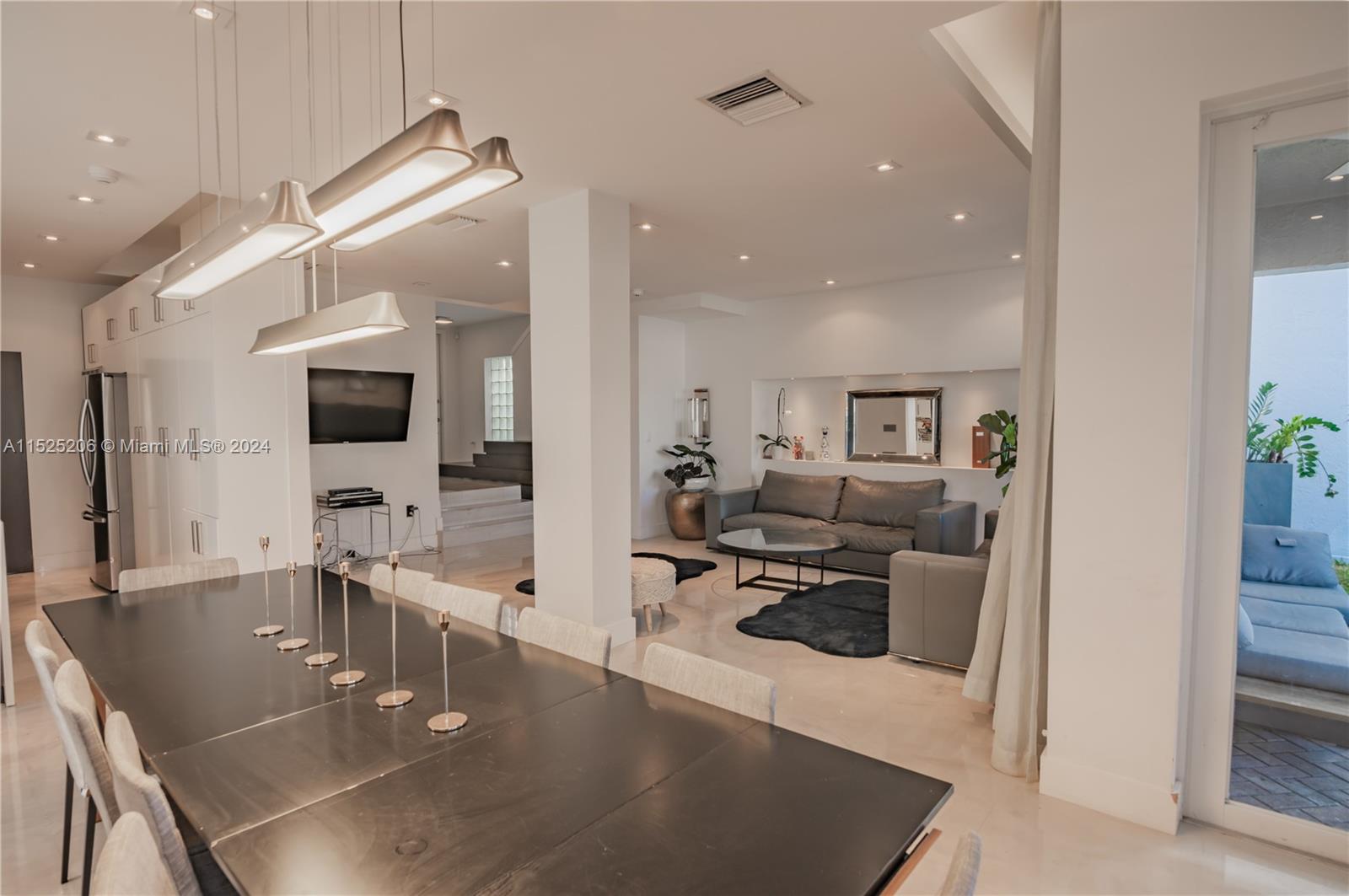 Aventura, Florida 33180, 4 Bedrooms Bedrooms, ,3 BathroomsBathrooms,Residential,For Sale,A11525206