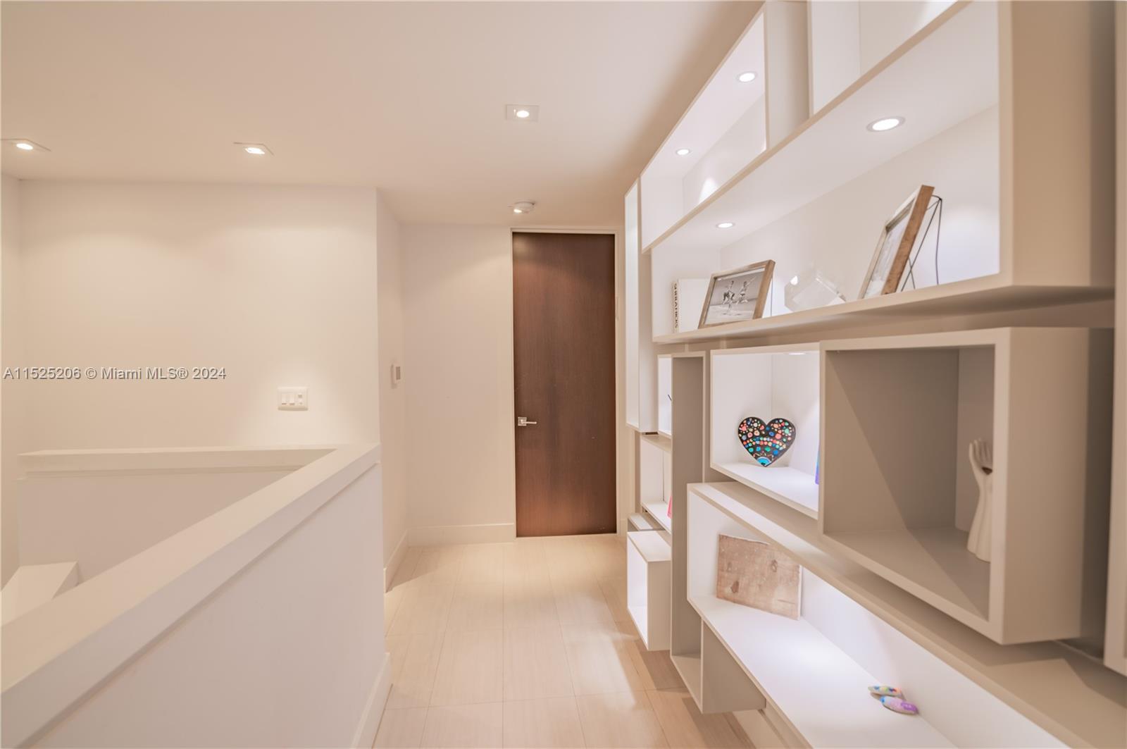 Aventura, Florida 33180, 4 Bedrooms Bedrooms, ,3 BathroomsBathrooms,Residential,For Sale,A11525206