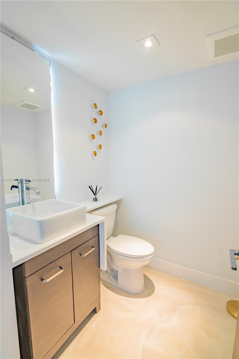 Aventura, Florida 33180, 4 Bedrooms Bedrooms, ,3 BathroomsBathrooms,Residential,For Sale,A11525206