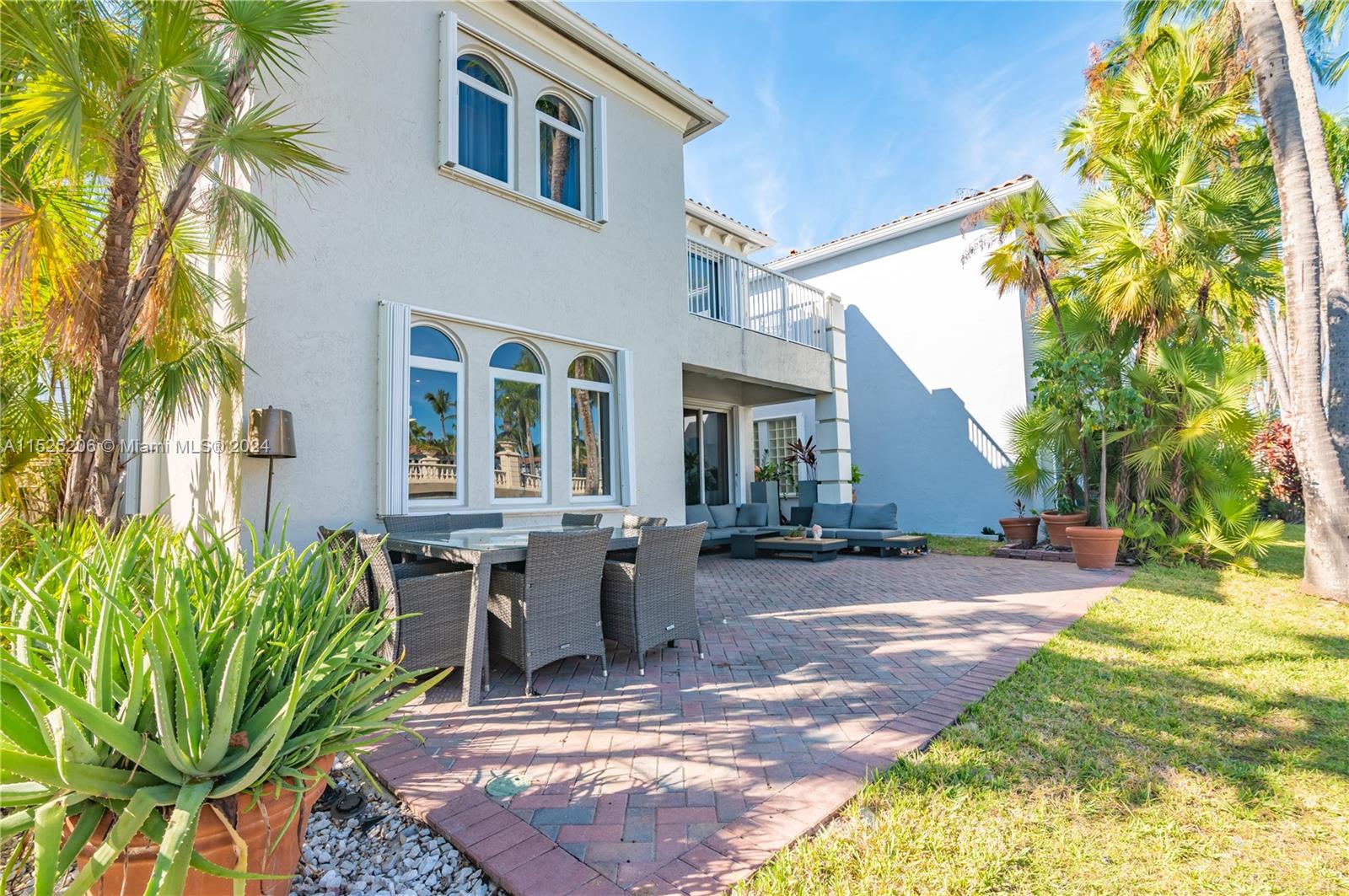Aventura, FL, 33180 United States, 4 Bedrooms Bedrooms, ,3 BathroomsBathrooms,Residential,For Sale,A11525206