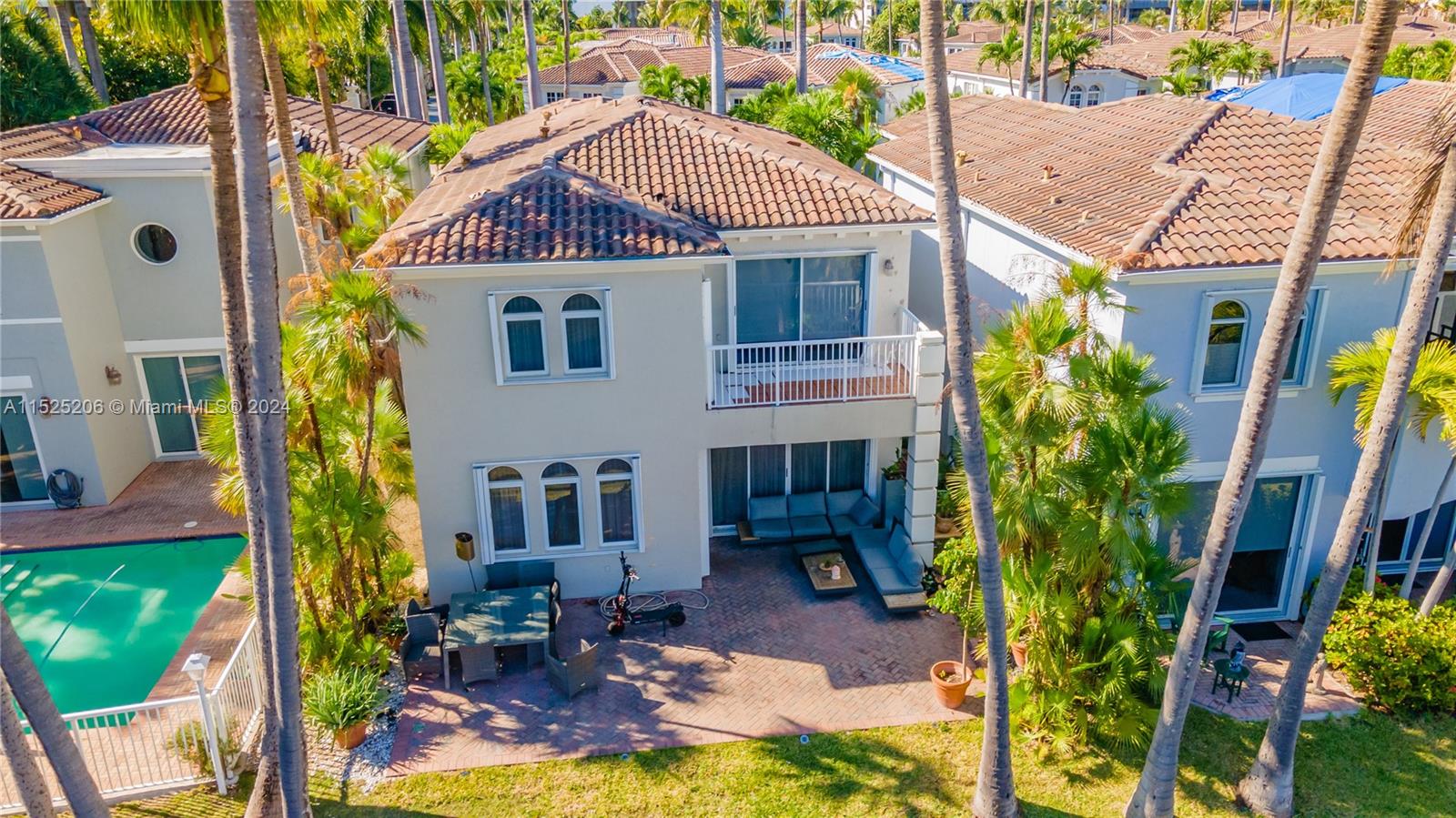 Aventura, Florida 33180, 4 Bedrooms Bedrooms, ,3 BathroomsBathrooms,Residential,For Sale,A11525206