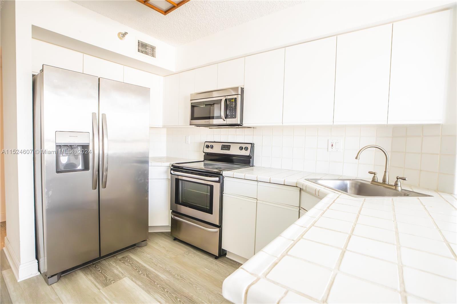 3530 Mystic Pointe Dr 2602, Aventura, Florida 33180, 2 Bedrooms Bedrooms, ,2 BathroomsBathrooms,Residentiallease,For Rent,3530 Mystic Pointe Dr 2602,A11524607