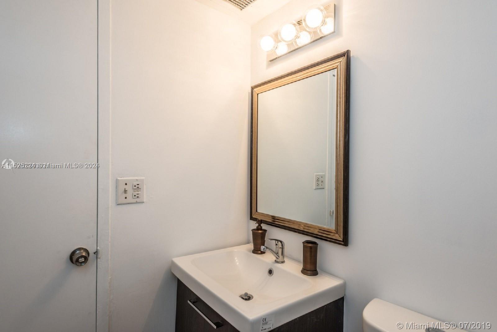 7545 E Treasure Dr 2H, North Bay Village, Florida 33141, 3 Bedrooms Bedrooms, ,2 BathroomsBathrooms,Residentiallease,For Rent,7545 E Treasure Dr 2H,A11525224