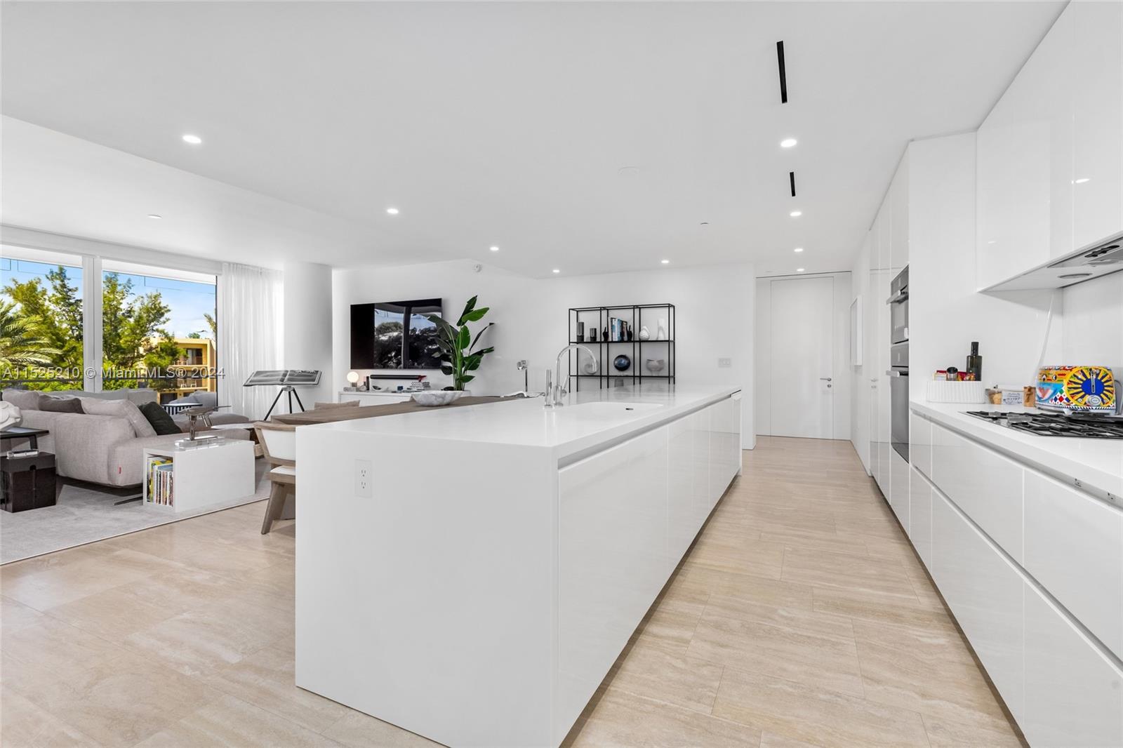 9111 Collins Ave N-322, Surfside, Florida 33154, 2 Bedrooms Bedrooms, ,2 BathroomsBathrooms,Residentiallease,For Rent,9111 Collins Ave N-322,A11525210