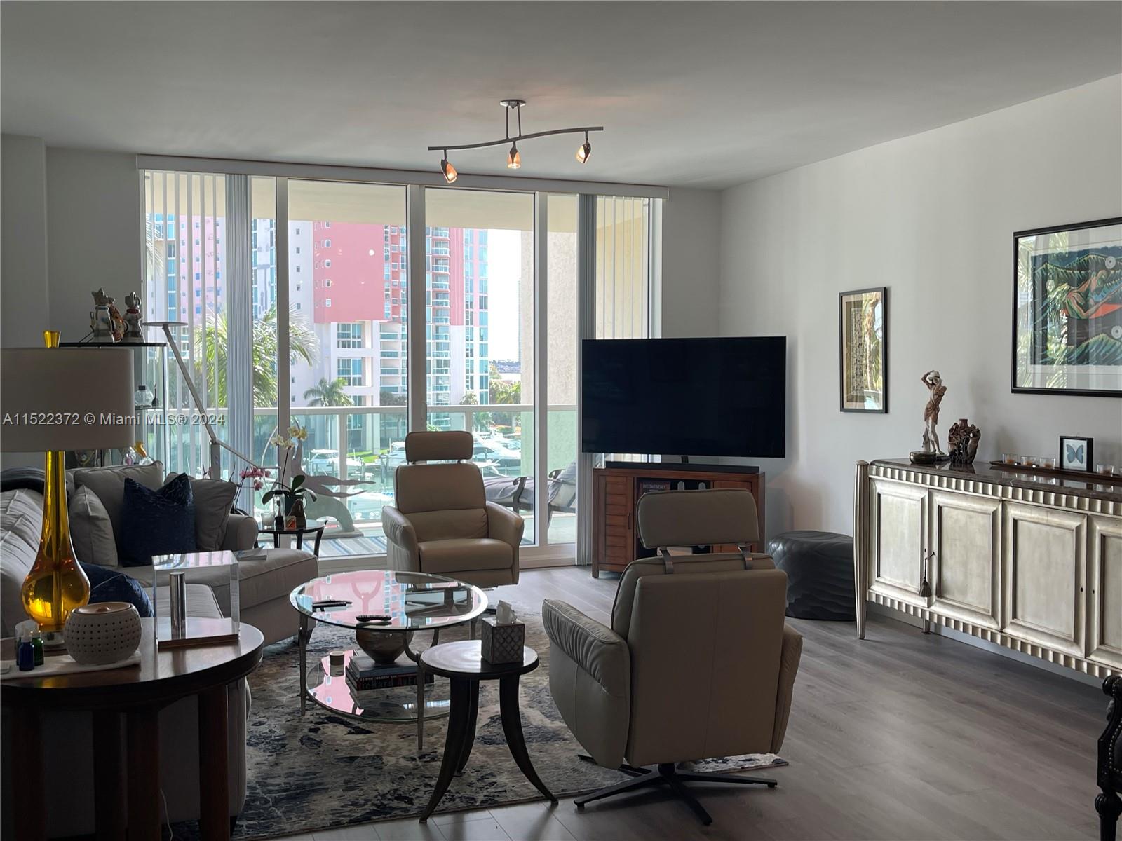 3340 NE 190th St 503, Aventura, Florida 33180, 2 Bedrooms Bedrooms, ,2 BathroomsBathrooms,Residential,For Sale,3340 NE 190th St 503,A11522372