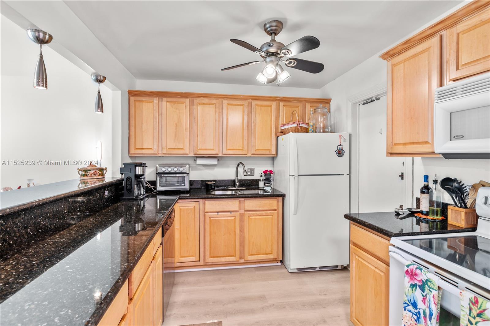 1801 S Ocean Dr 343, Hallandale Beach, Florida 33009, 1 Bedroom Bedrooms, ,1 BathroomBathrooms,Residential,For Sale,1801 S Ocean Dr 343,A11525239