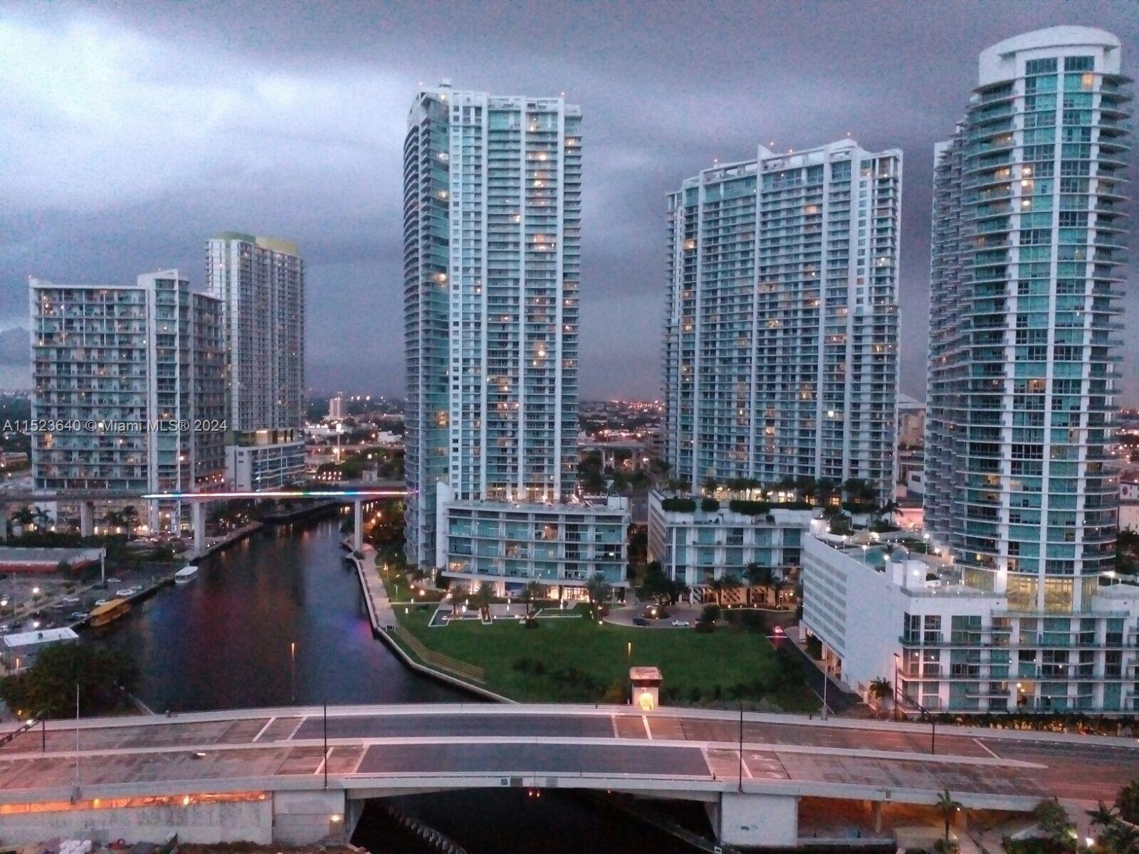Miami, Florida 33131, 1 Bedroom Bedrooms, ,1 BathroomBathrooms,Residential,For Sale,A11523640