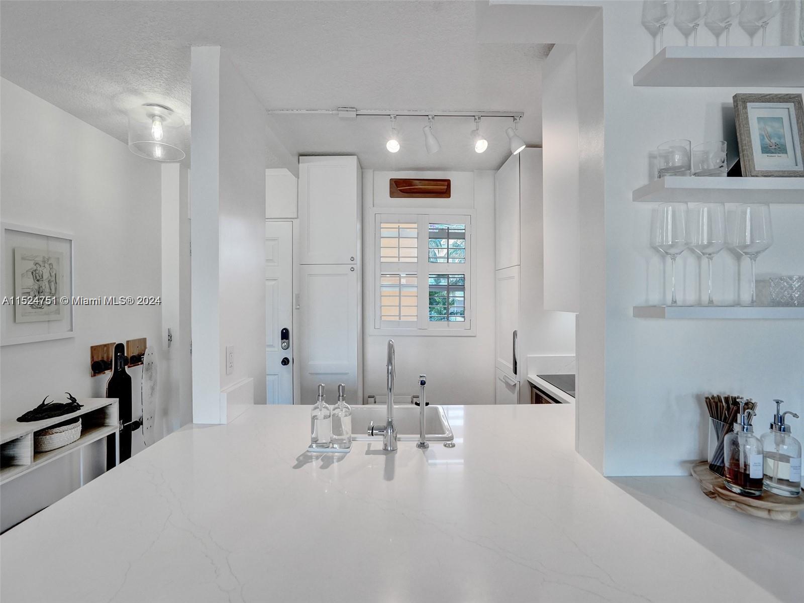 1777 SE 15th St 308, Fort Lauderdale, Florida 33316, 2 Bedrooms Bedrooms, ,1 BathroomBathrooms,Residentiallease,For Rent,1777 SE 15th St 308,A11524751