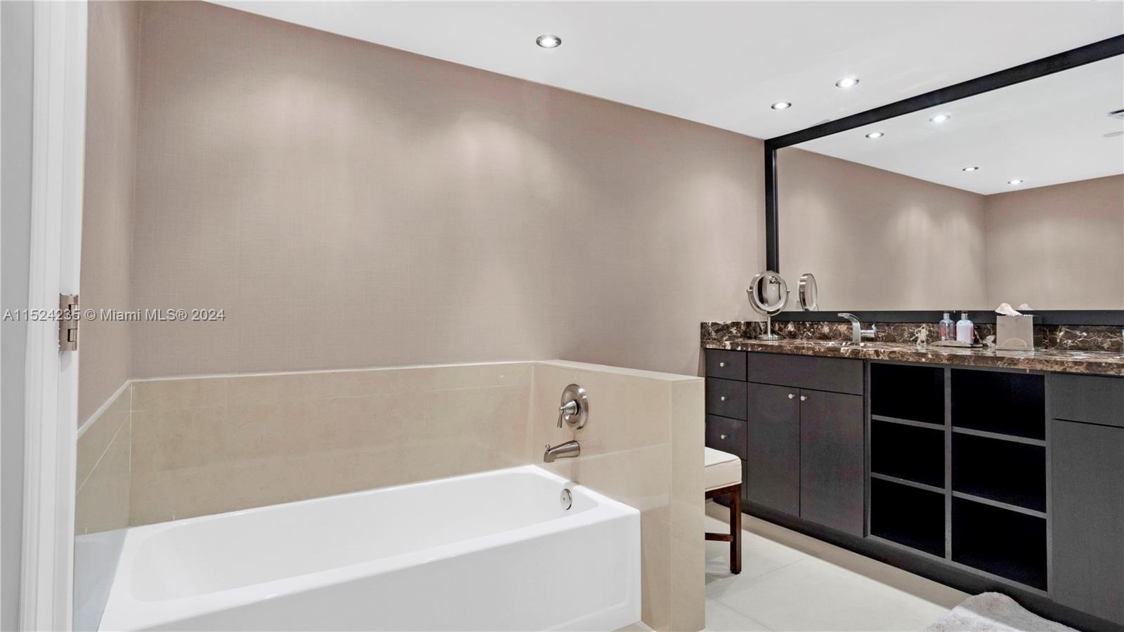 19707 Turnberry Way 7D, Aventura, Florida 33180, 2 Bedrooms Bedrooms, ,2 BathroomsBathrooms,Residential,For Sale,19707 Turnberry Way 7D,A11524235