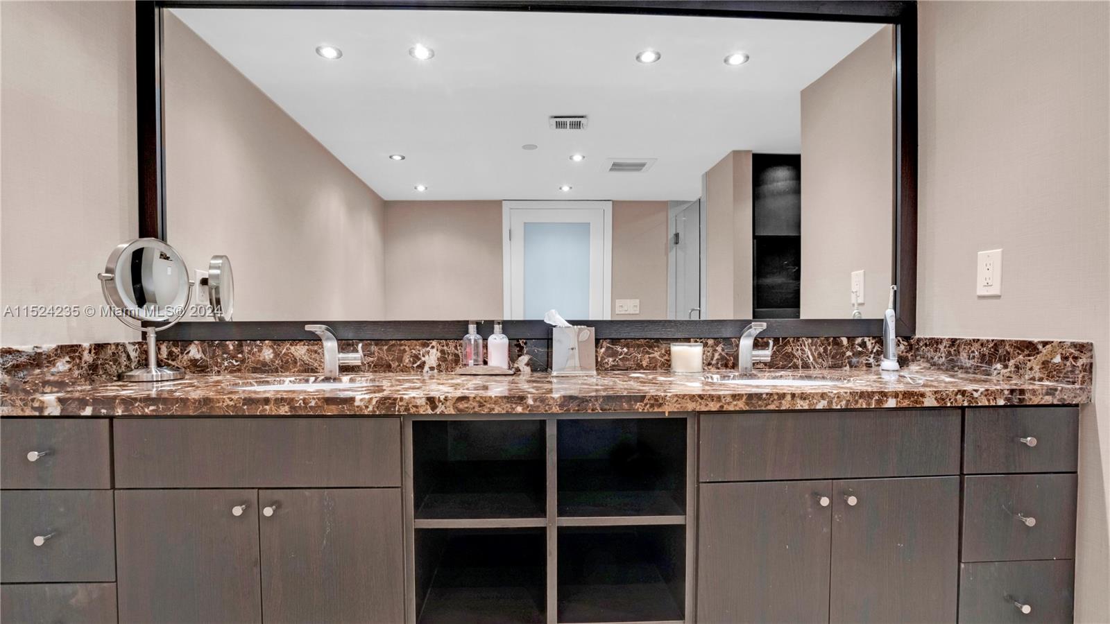 19707 Turnberry Way 7D, Aventura, Florida 33180, 2 Bedrooms Bedrooms, ,2 BathroomsBathrooms,Residential,For Sale,19707 Turnberry Way 7D,A11524235