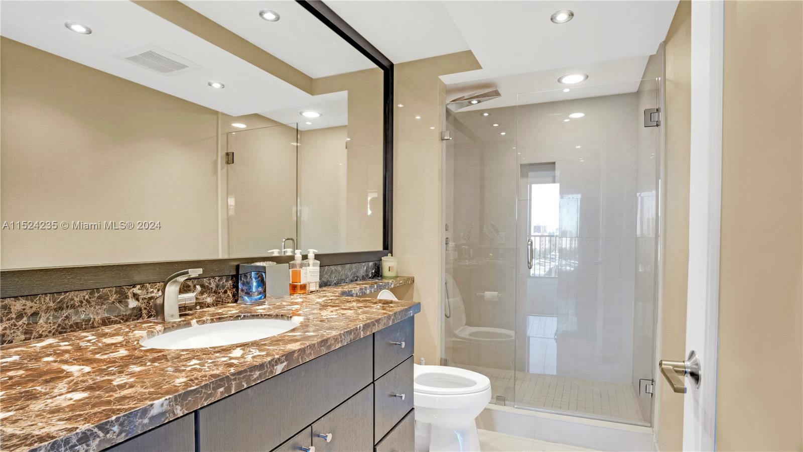 19707 Turnberry Way 7D, Aventura, Florida 33180, 2 Bedrooms Bedrooms, ,2 BathroomsBathrooms,Residential,For Sale,19707 Turnberry Way 7D,A11524235