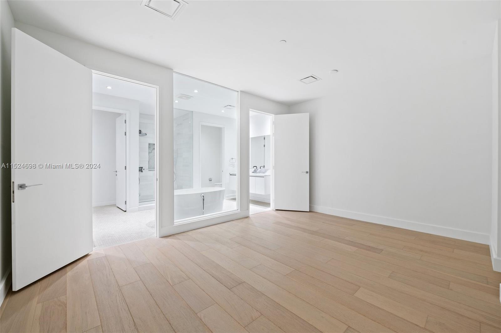 700 NE 26th Terrace 402, Miami, Florida 33137, 6 Bedrooms Bedrooms, ,6 BathroomsBathrooms,Residential,For Sale,700 NE 26th Terrace 402,A11524698