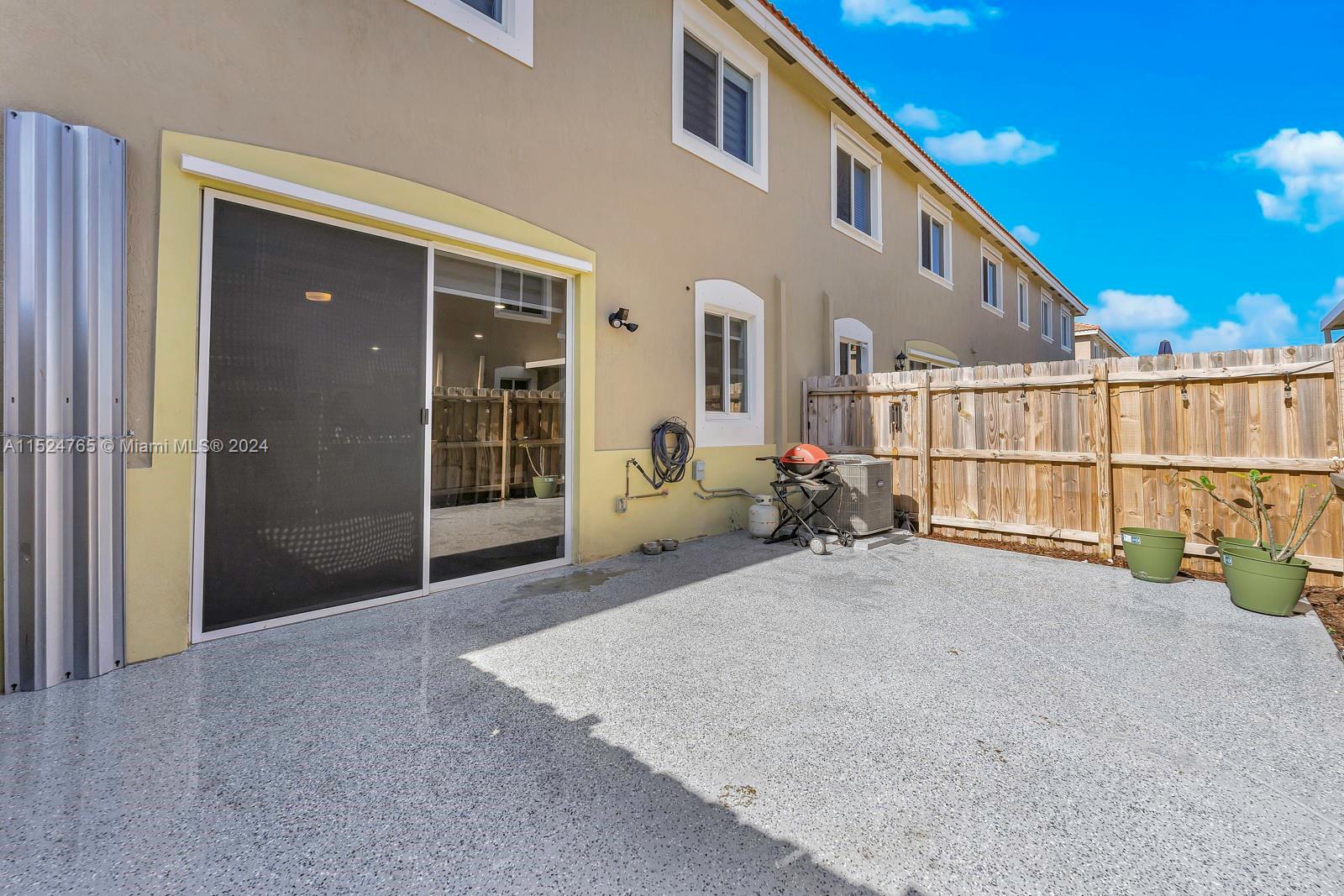 1079 SE 23rd Ter 1079, Homestead, Florida 33035, 4 Bedrooms Bedrooms, ,3 BathroomsBathrooms,Residential,For Sale,1079 SE 23rd Ter 1079,A11524765