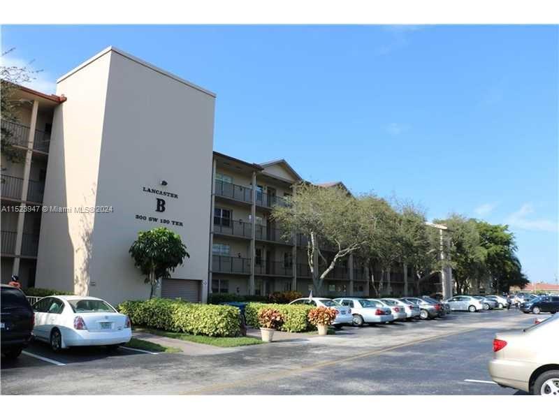 300 SW 130th Ter #213 For Sale A11523947, FL