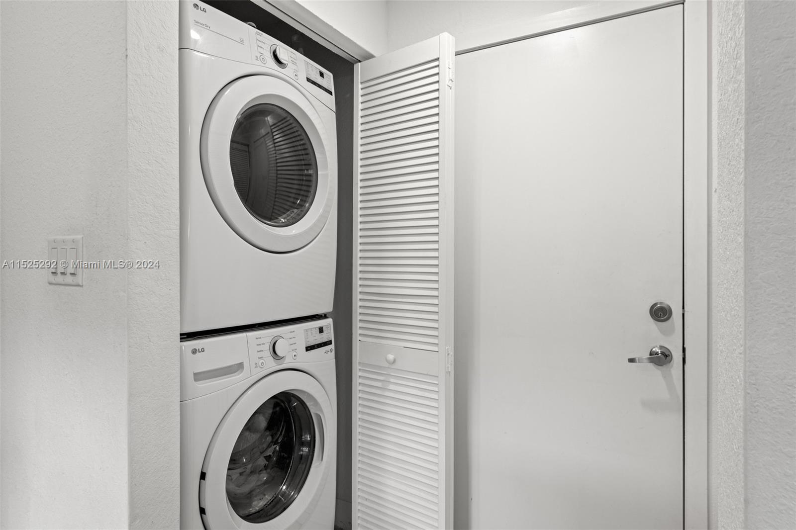 1168 NW 2 Ln, Florida City, Florida 33034, 5 Bedrooms Bedrooms, ,4 BathroomsBathrooms,Residential,For Sale,1168 NW 2 Ln,A11525292