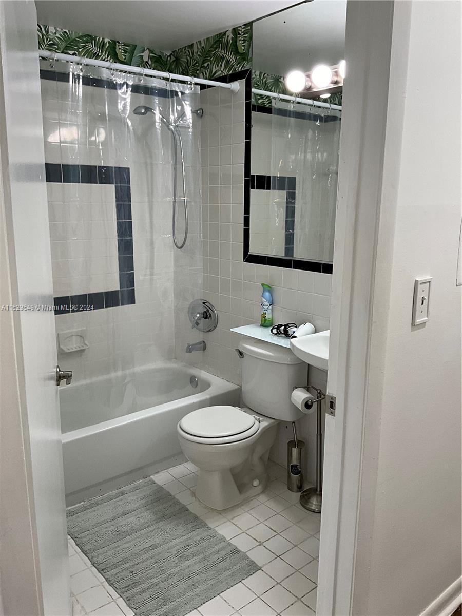 1244 Pennsylvania Ave 106, Miami Beach, Florida 33139, 1 Bedroom Bedrooms, ,1 BathroomBathrooms,Residentiallease,For Rent,1244 Pennsylvania Ave 106,A11523549