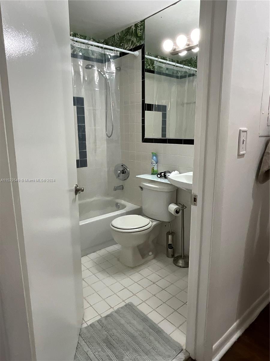 1244 Pennsylvania Ave 106, Miami Beach, Florida 33139, 1 Bedroom Bedrooms, ,1 BathroomBathrooms,Residentiallease,For Rent,1244 Pennsylvania Ave 106,A11523549