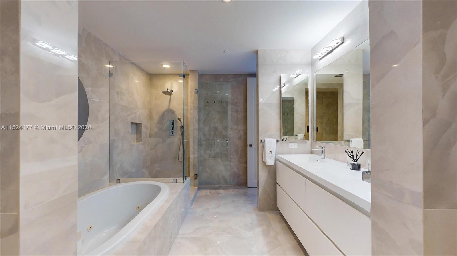 1425 Brickell Ave 44C, Miami, Florida 33131, 2 Bedrooms Bedrooms, ,2 BathroomsBathrooms,Residential,For Sale,1425 Brickell Ave 44C,A11524177