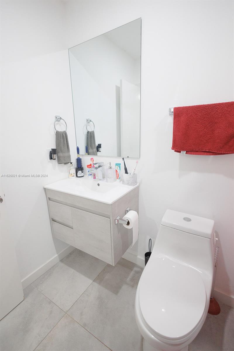 Hialeah, Florida 33012, 2 Bedrooms Bedrooms, ,1 BathroomBathrooms,Residential,For Sale,A11525021