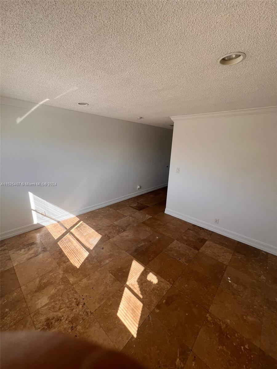 2008 Jackson St C5, Hollywood, Florida 33020, 2 Bedrooms Bedrooms, ,1 BathroomBathrooms,Residentiallease,For Rent,2008 Jackson St C5,A11525407