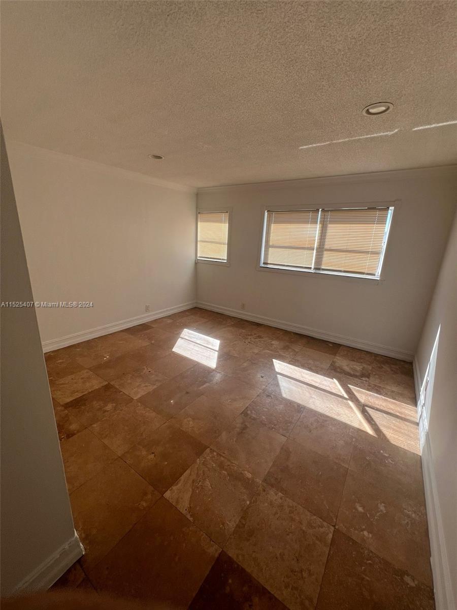 2008 Jackson St C5, Hollywood, Florida 33020, 2 Bedrooms Bedrooms, ,1 BathroomBathrooms,Residentiallease,For Rent,2008 Jackson St C5,A11525407