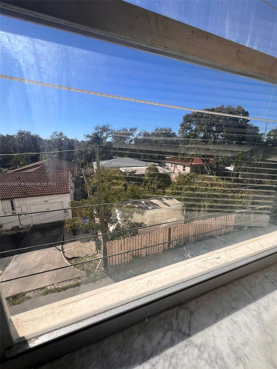 2008 Jackson St C5, Hollywood, Florida 33020, 2 Bedrooms Bedrooms, ,1 BathroomBathrooms,Residentiallease,For Rent,2008 Jackson St C5,A11525407