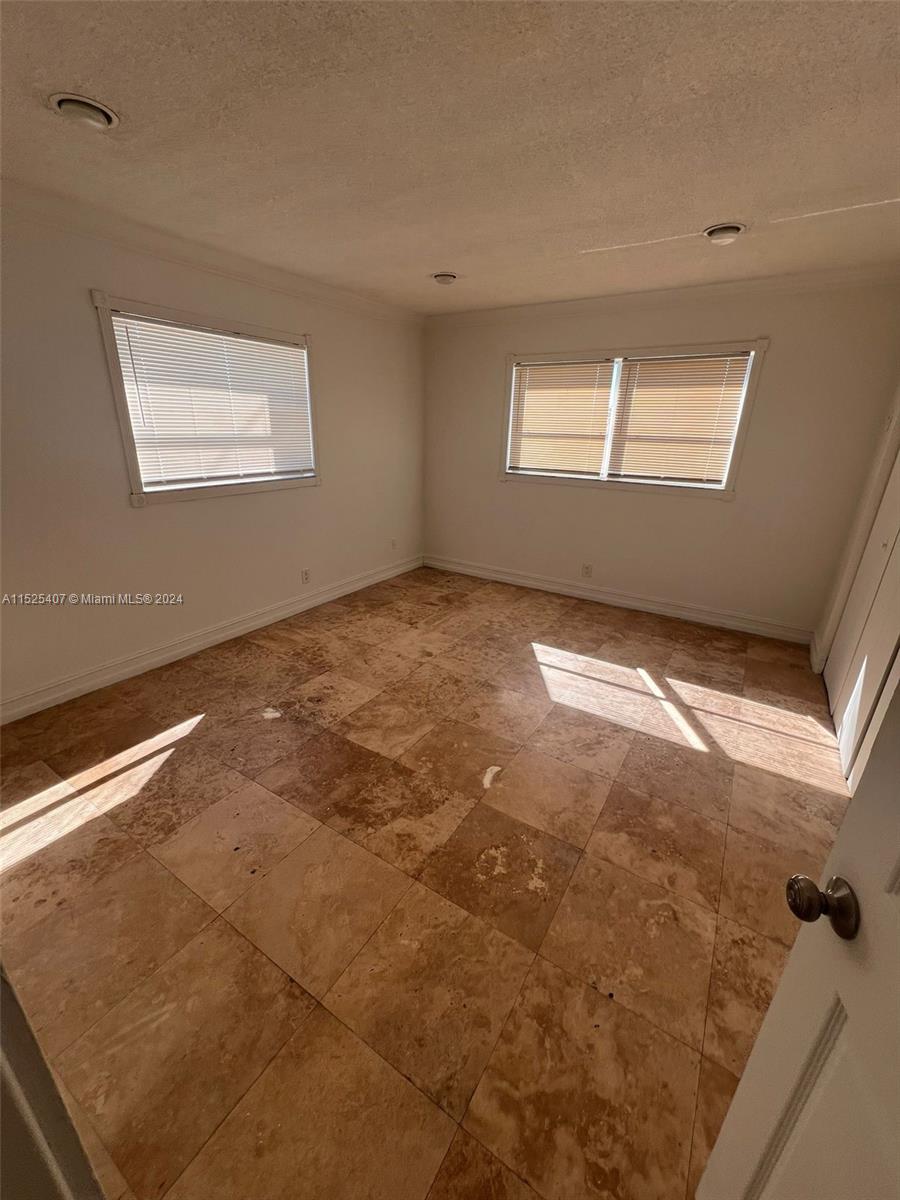 2008 Jackson St C5, Hollywood, Florida 33020, 2 Bedrooms Bedrooms, ,1 BathroomBathrooms,Residentiallease,For Rent,2008 Jackson St C5,A11525407