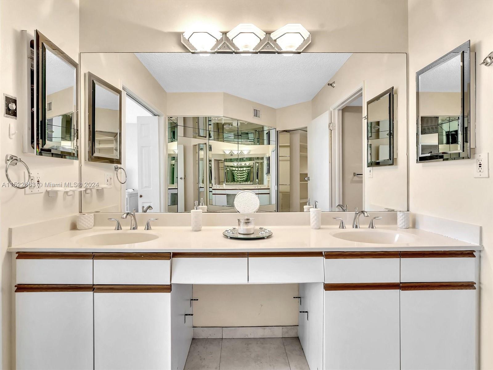 19195 NE 36th Ct 1706, Aventura, Florida 33180, 3 Bedrooms Bedrooms, ,3 BathroomsBathrooms,Residentiallease,For Rent,19195 NE 36th Ct 1706,A11522663