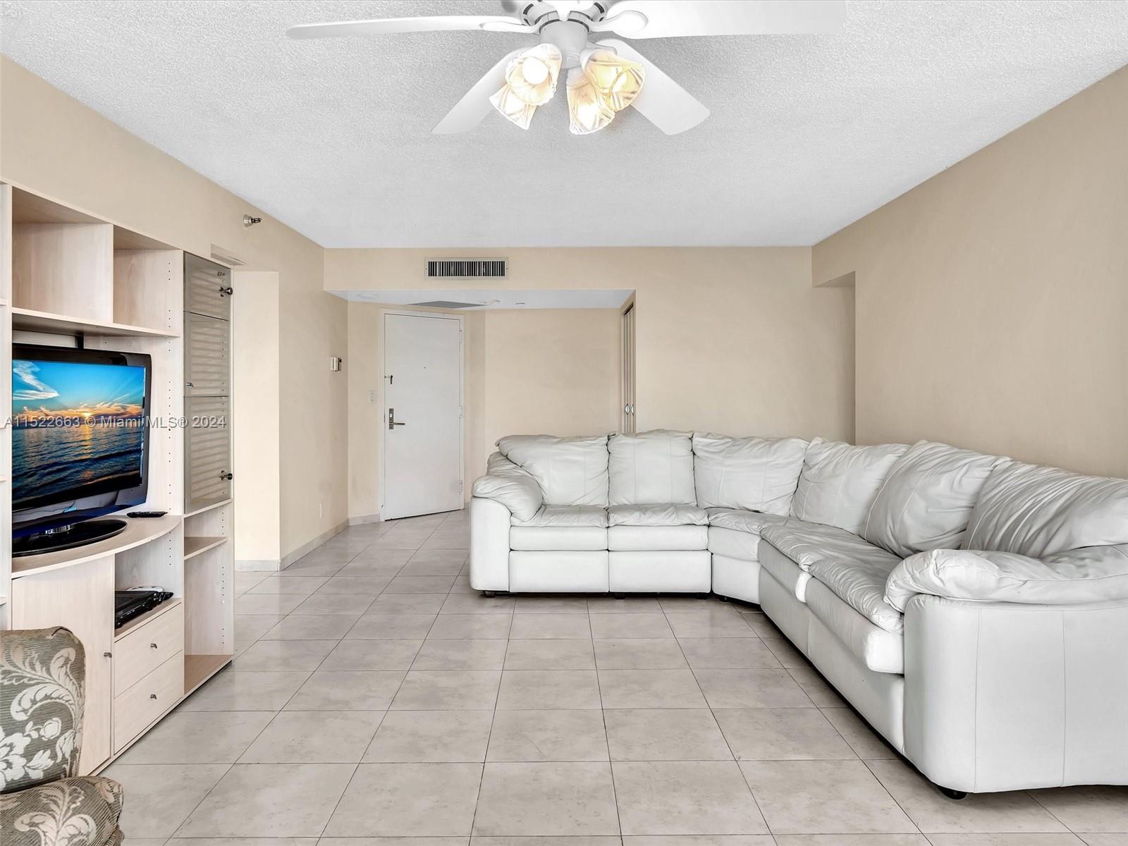 19195 NE 36th Ct 1706, Aventura, Florida 33180, 3 Bedrooms Bedrooms, ,3 BathroomsBathrooms,Residentiallease,For Rent,19195 NE 36th Ct 1706,A11522663