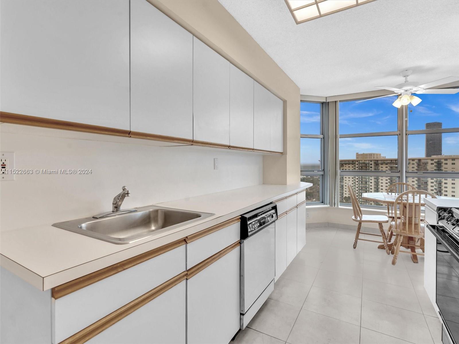 19195 NE 36th Ct 1706, Aventura, Florida 33180, 3 Bedrooms Bedrooms, ,3 BathroomsBathrooms,Residentiallease,For Rent,19195 NE 36th Ct 1706,A11522663