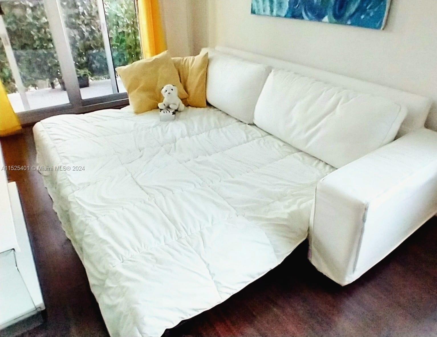 710 Michigan Ave 10, Miami Beach, Florida 33139, 2 Bedrooms Bedrooms, ,1 BathroomBathrooms,Residentiallease,For Rent,710 Michigan Ave 10,A11525401