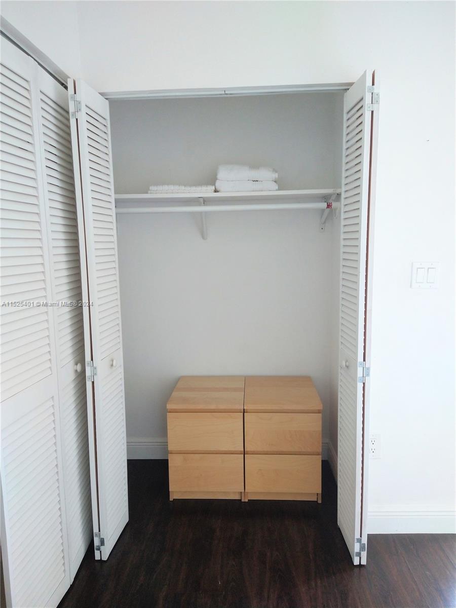 710 Michigan Ave 10, Miami Beach, Florida 33139, 2 Bedrooms Bedrooms, ,1 BathroomBathrooms,Residentiallease,For Rent,710 Michigan Ave 10,A11525401