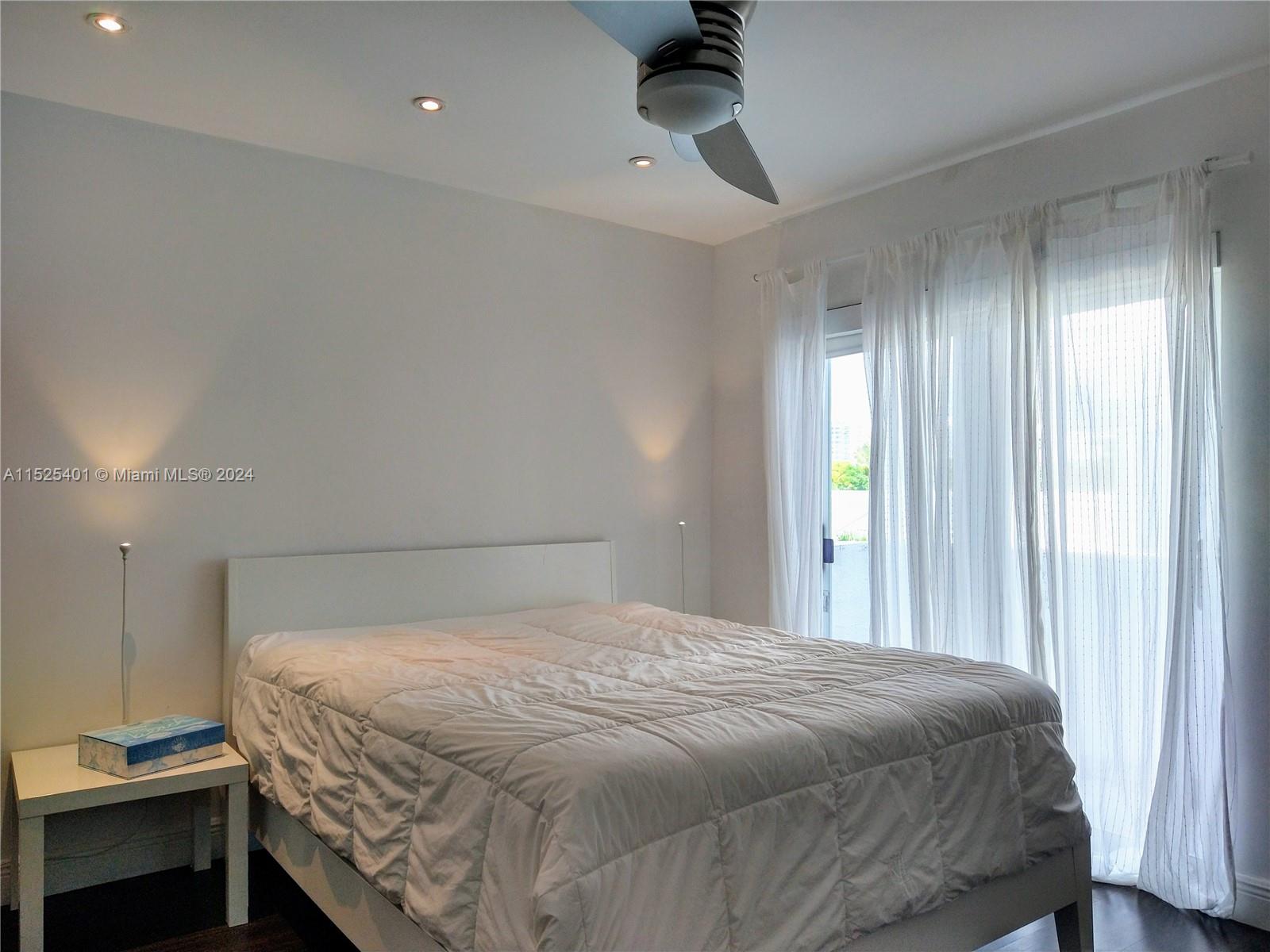 710 Michigan Ave 10, Miami Beach, Florida 33139, 2 Bedrooms Bedrooms, ,1 BathroomBathrooms,Residentiallease,For Rent,710 Michigan Ave 10,A11525401