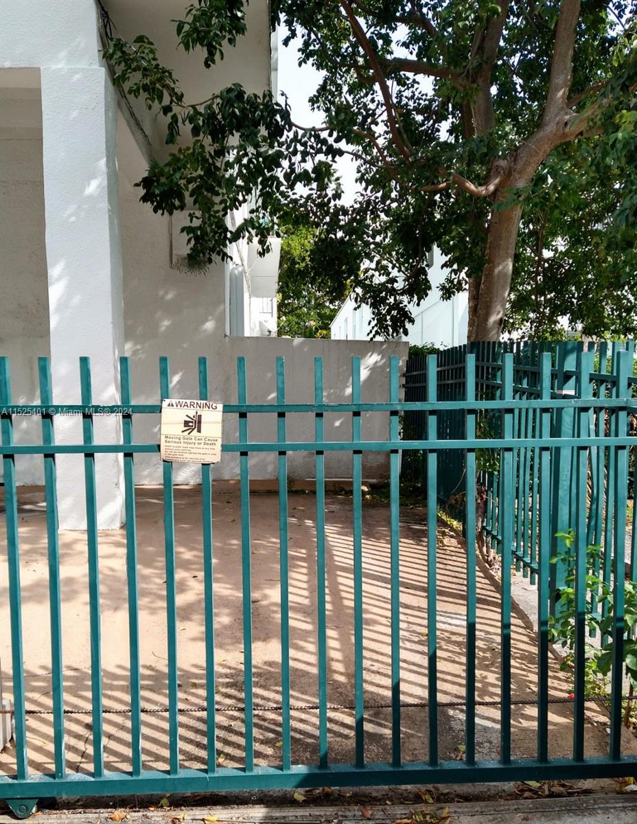 710 Michigan Ave 10, Miami Beach, Florida 33139, 2 Bedrooms Bedrooms, ,1 BathroomBathrooms,Residentiallease,For Rent,710 Michigan Ave 10,A11525401