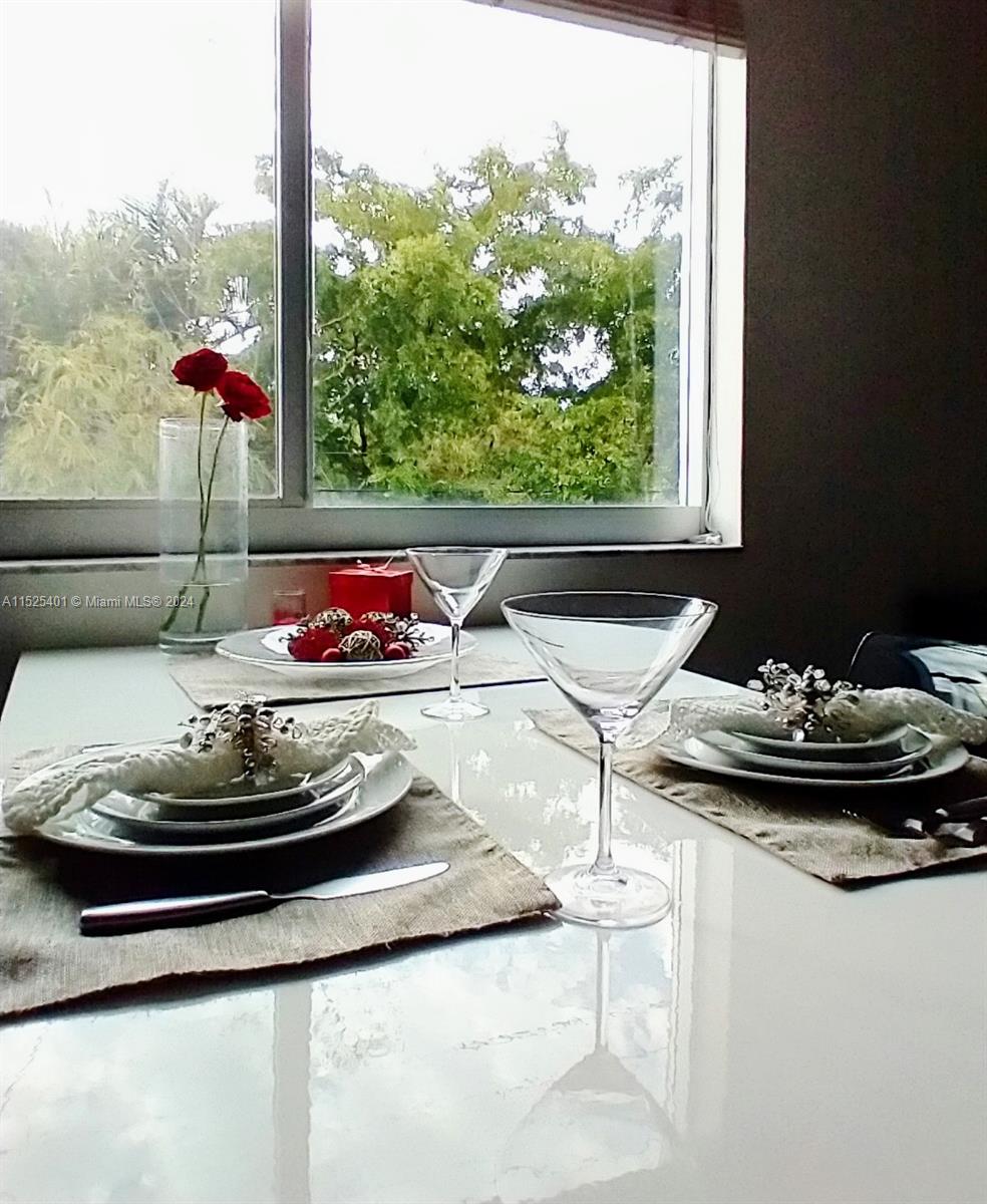 710 Michigan Ave 10, Miami Beach, Florida 33139, 2 Bedrooms Bedrooms, ,1 BathroomBathrooms,Residentiallease,For Rent,710 Michigan Ave 10,A11525401