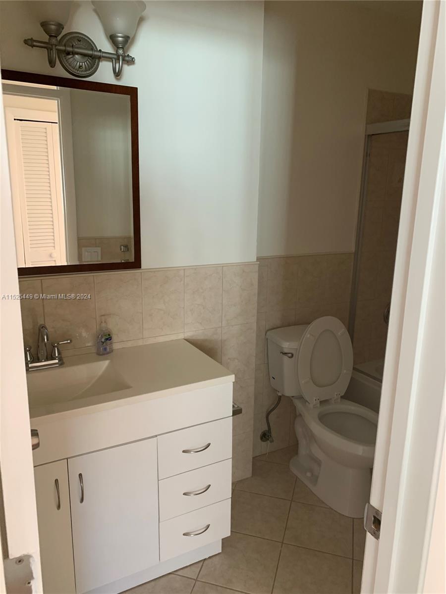344 SW 1st St 10, Pompano Beach, Florida 33060, 2 Bedrooms Bedrooms, ,2 BathroomsBathrooms,Residential,For Sale,344 SW 1st St 10,A11525449