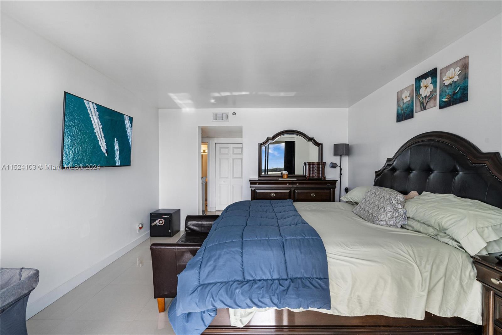 1000 W Island Blvd 612, Aventura, Florida 33160, 2 Bedrooms Bedrooms, ,2 BathroomsBathrooms,Residential,For Sale,1000 W Island Blvd 612,A11524103