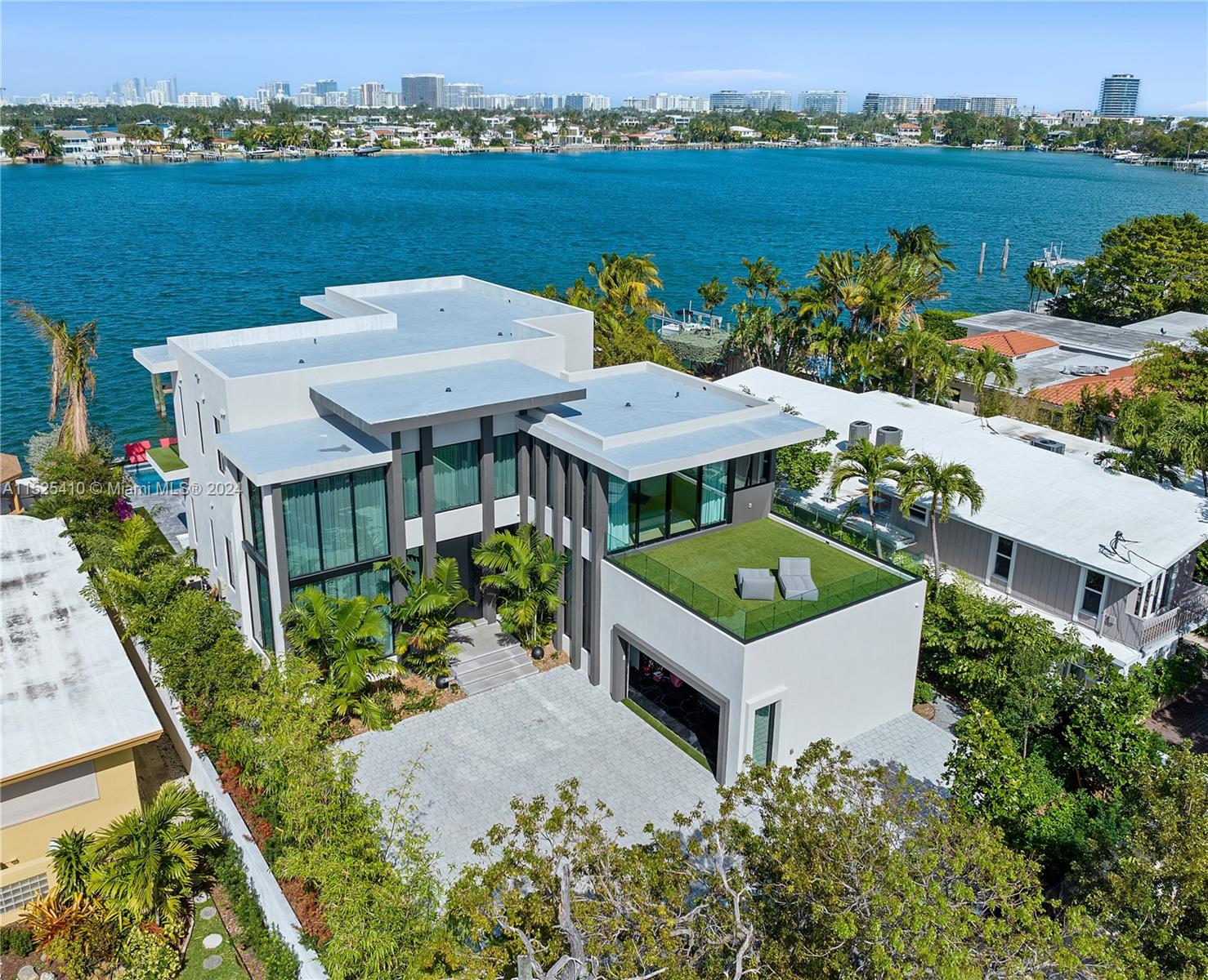 1485 Cleveland Rd, Miami Beach, FL, 33141 United States, 6 Bedrooms Bedrooms, ,6 BathroomsBathrooms,Residential,For Sale,Cleveland Rd,A11525410