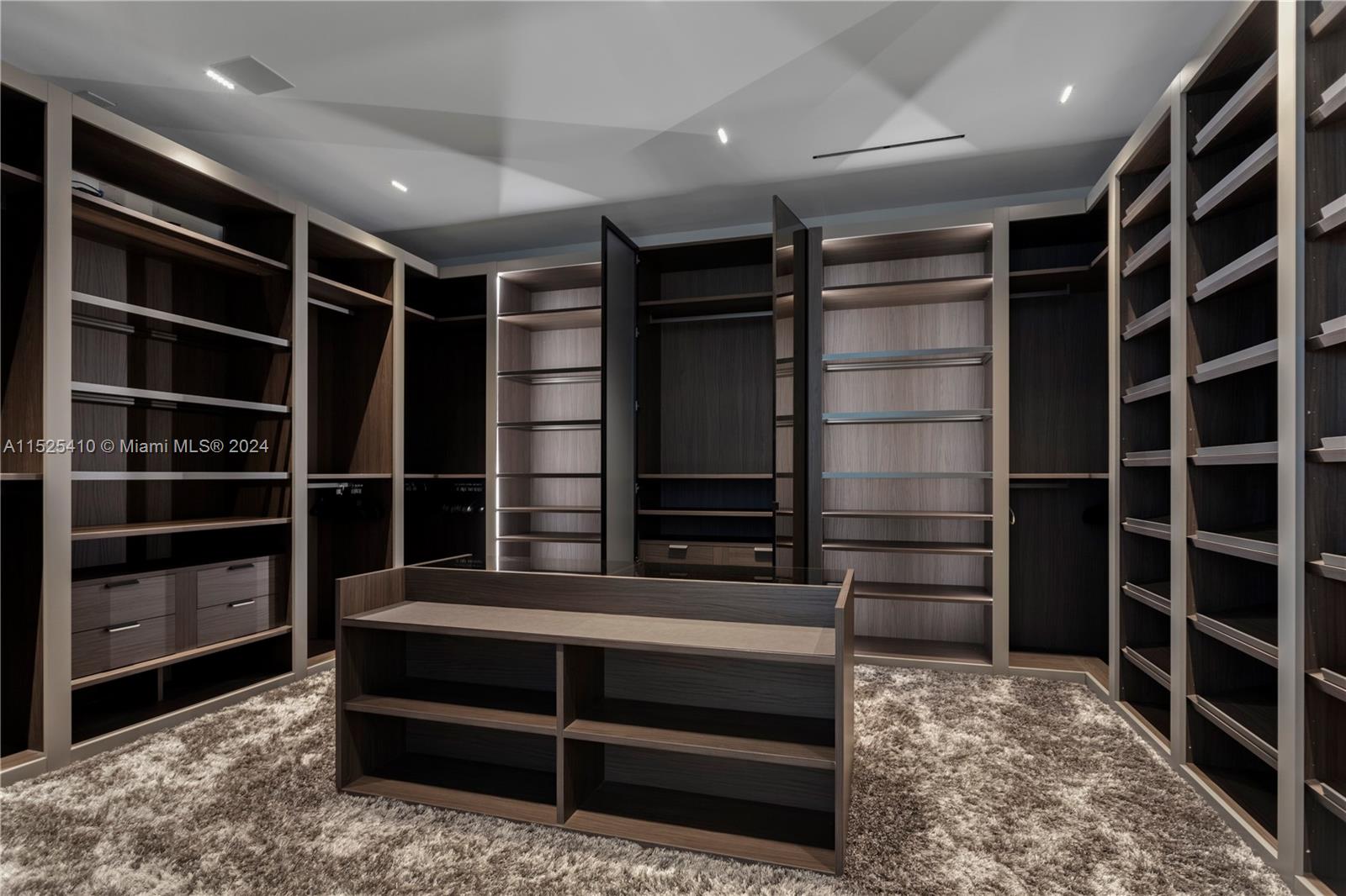 1485 Cleveland Rd, Miami Beach, Florida 33141, 6 Bedrooms Bedrooms, ,6 BathroomsBathrooms,Residential,For Sale,1485 Cleveland Rd,A11525410