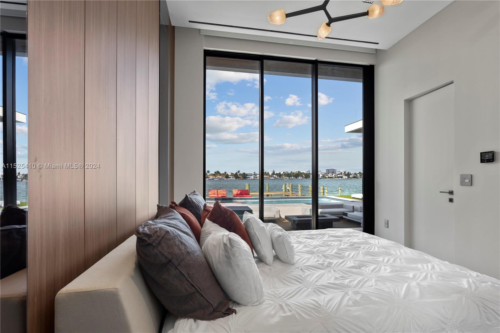 1485 Cleveland Rd, Miami Beach, Florida 33141, 6 Bedrooms Bedrooms, ,6 BathroomsBathrooms,Residential,For Sale,1485 Cleveland Rd,A11525410