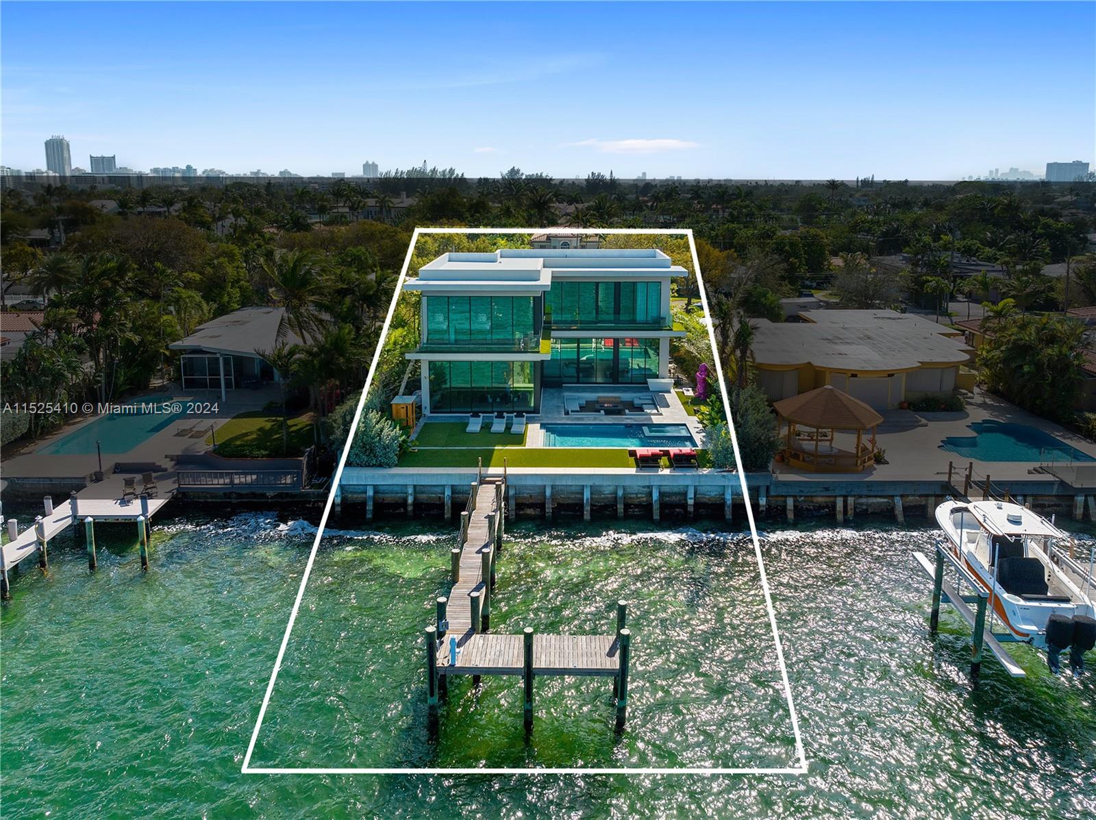 1485 Cleveland Rd, Miami Beach, FL, 33141 United States, 6 Bedrooms Bedrooms, ,6 BathroomsBathrooms,Residential,For Sale,Cleveland Rd,A11525410