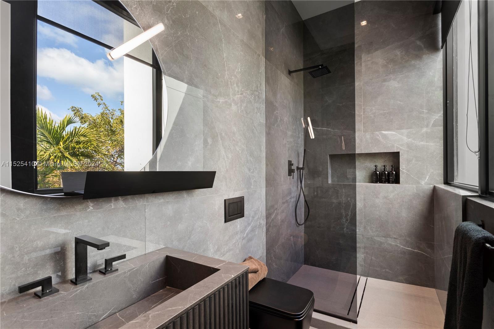 1485 Cleveland Rd, Miami Beach, Florida 33141, 6 Bedrooms Bedrooms, ,6 BathroomsBathrooms,Residential,For Sale,1485 Cleveland Rd,A11525410