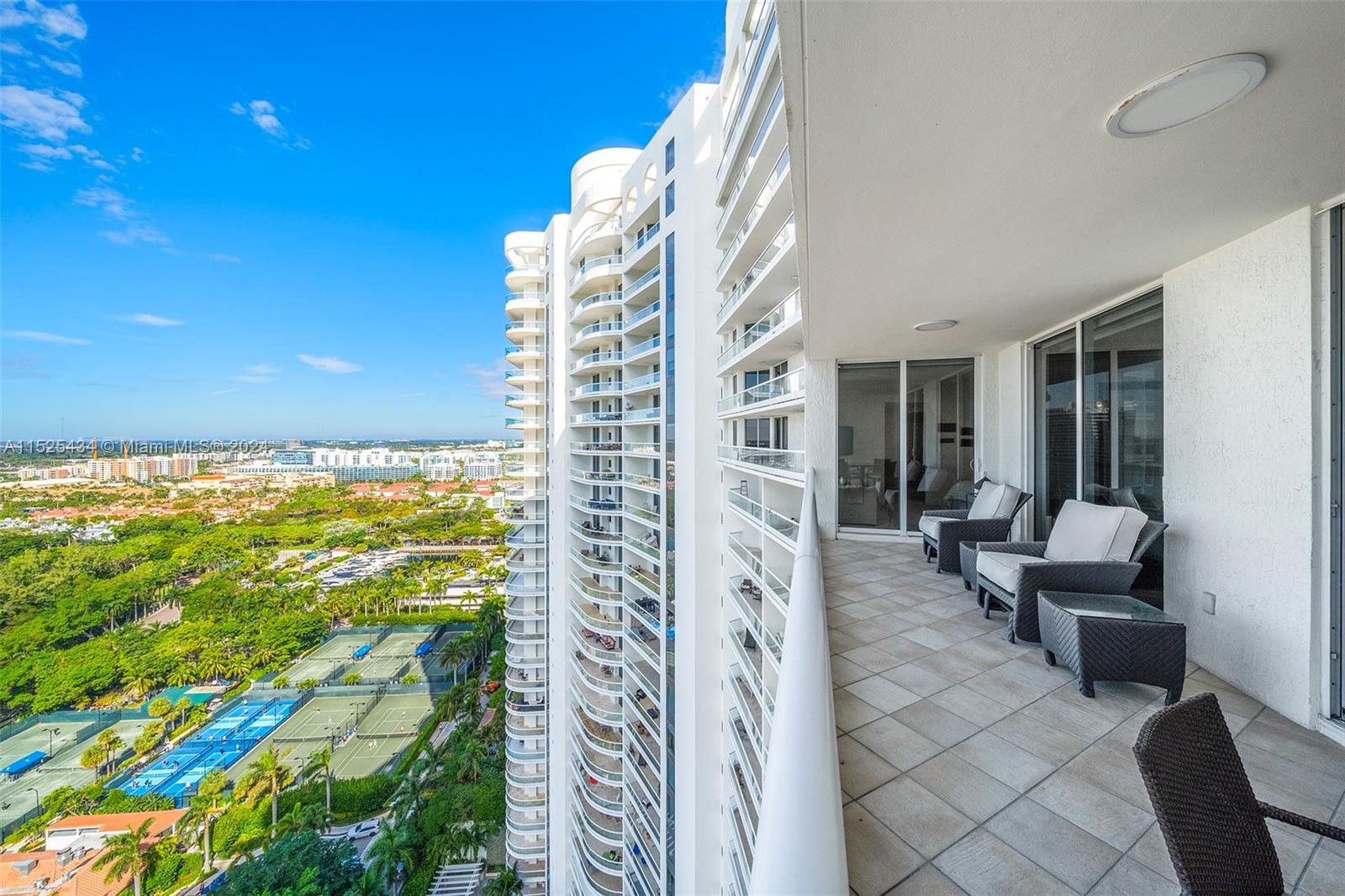 6000 Island Blvd, Aventura, FL, 33160 United States, 4 Bedrooms Bedrooms, ,3 BathroomsBathrooms,Residential,For Sale,Island Blvd,A11525434