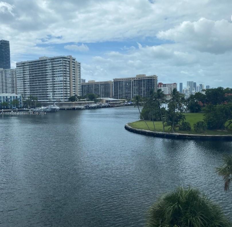 121 Golden Isles Dr 304, Hallandale Beach, Florida 33009, 1 Bedroom Bedrooms, ,1 BathroomBathrooms,Residentiallease,For Rent,121 Golden Isles Dr 304,A11524158